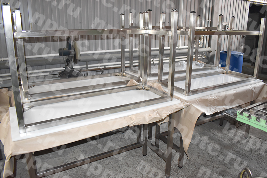 Изготовлена партия лабораторных столов из нержавеющей стали для участка немагнитных материалов